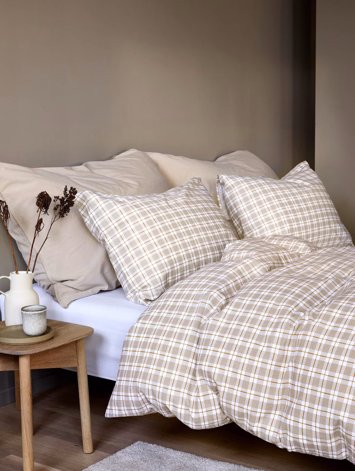 Kyrre kreppsengesett beige