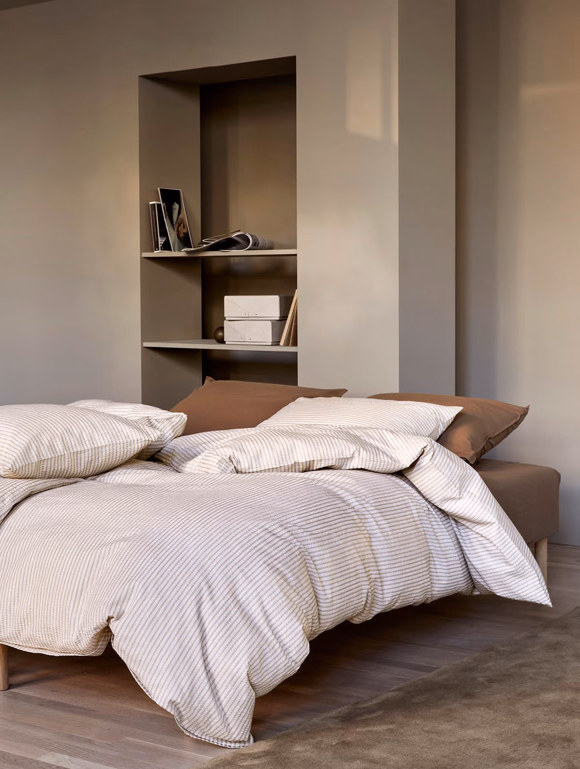 Slumre kreppsengesett karamellbrun