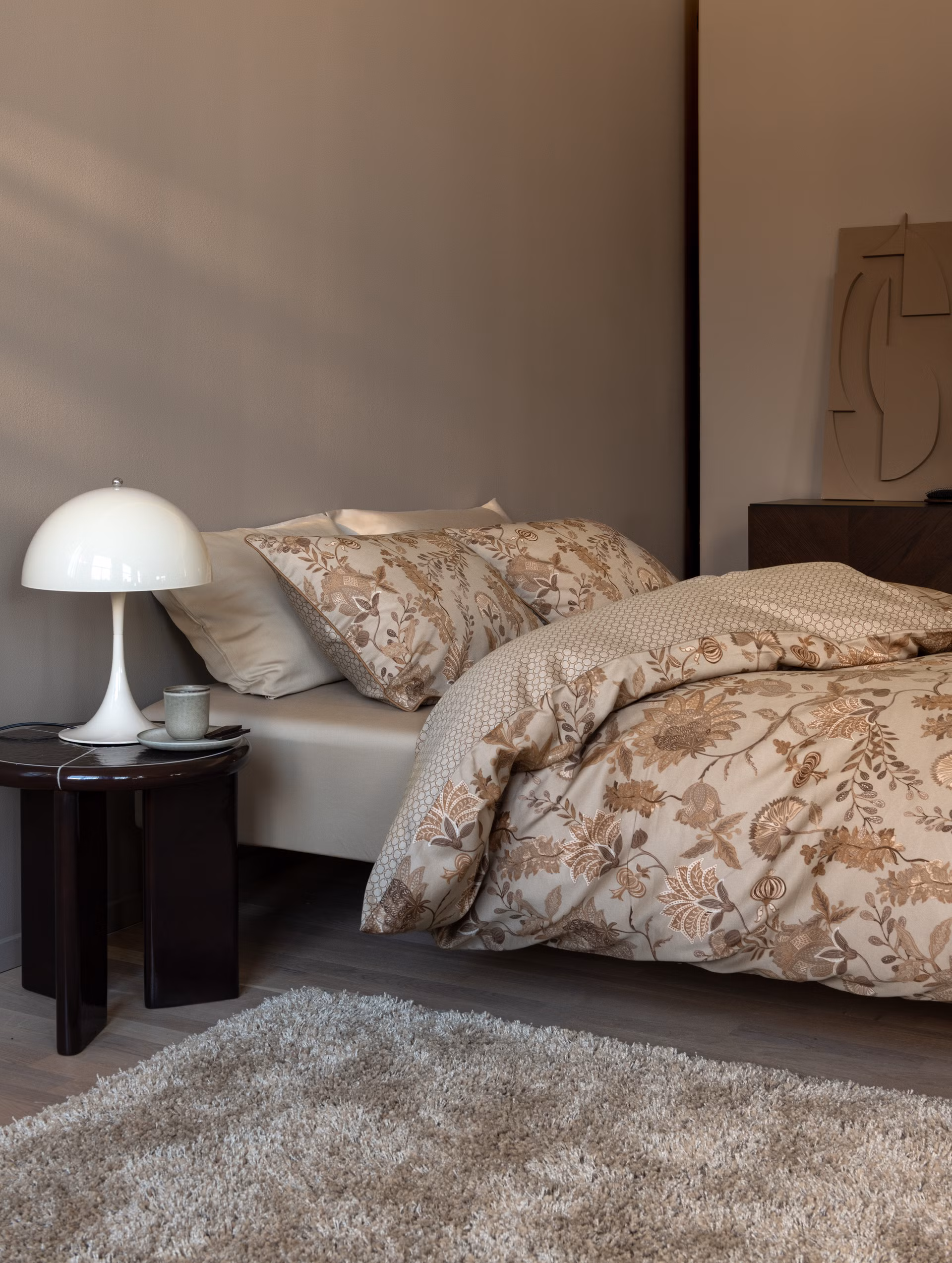 Olivia satengsengesett beige